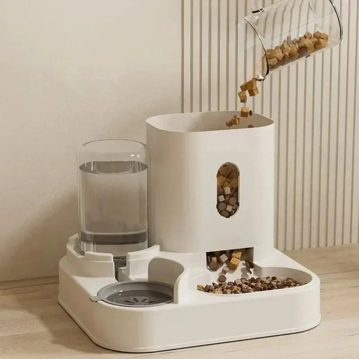 Automatic Pet Feeder and Water Fountain for Dogs and Cats